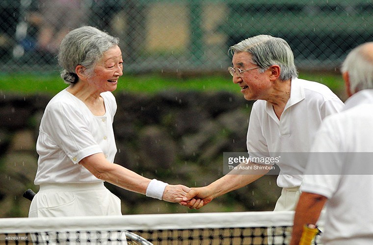 Nguong mo chuyen tinh voi thuong dan cua ba doi Hoang gia Nhat-Hinh-2